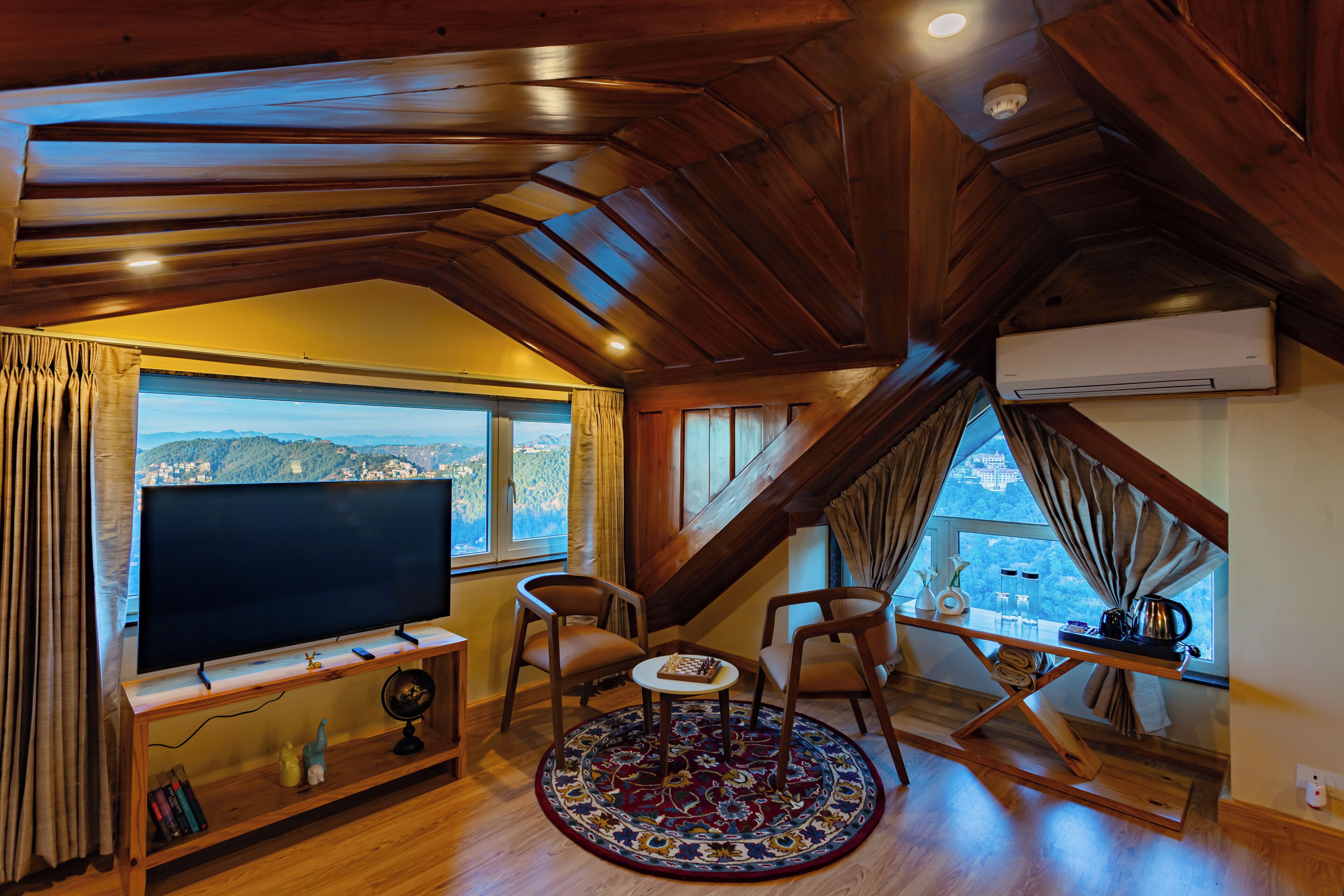 Kahden hengen premier-huone | Työpöytä, äänieristys, ilmainen Wi-Fi, vuodevaatteet