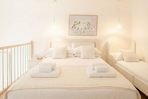 3 Schlafzimmer, Schreibtisch, Reisekinderbett