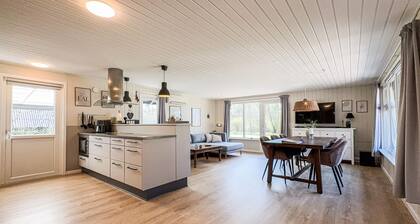 Nice home in Hemmet with WiFi