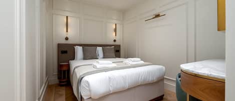 Apartment (Premium Room) | Free WiFi, bed sheets