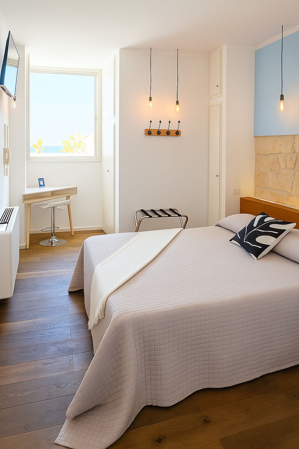 Kahden hengen deluxe-huone, merinäköala | Pimennysverhot, silitysrauta/-lauta