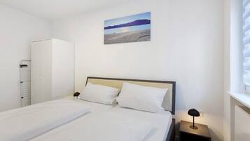 1 habitación, escritorio, tabla de planchar con plancha y wifi