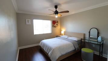 Iron/ironing board, WiFi, bed sheets