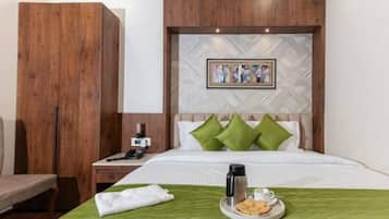 Deluxe Room | Soundproofing, iron/ironing board, free WiFi