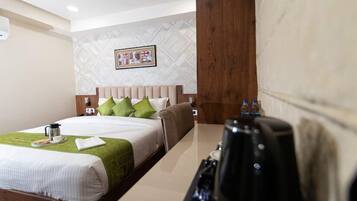 Deluxe Room | Soundproofing, iron/ironing board, free WiFi