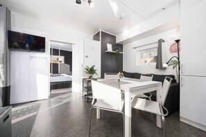 Dining - Mobile Home at the Murner Lake - Hot Tub included (Wackersdorf)