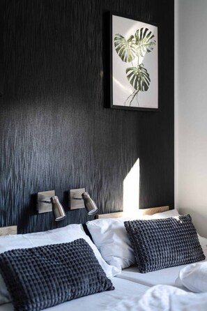 2 عدّة غرف نوم وواي فاي وملاءات أسرّة