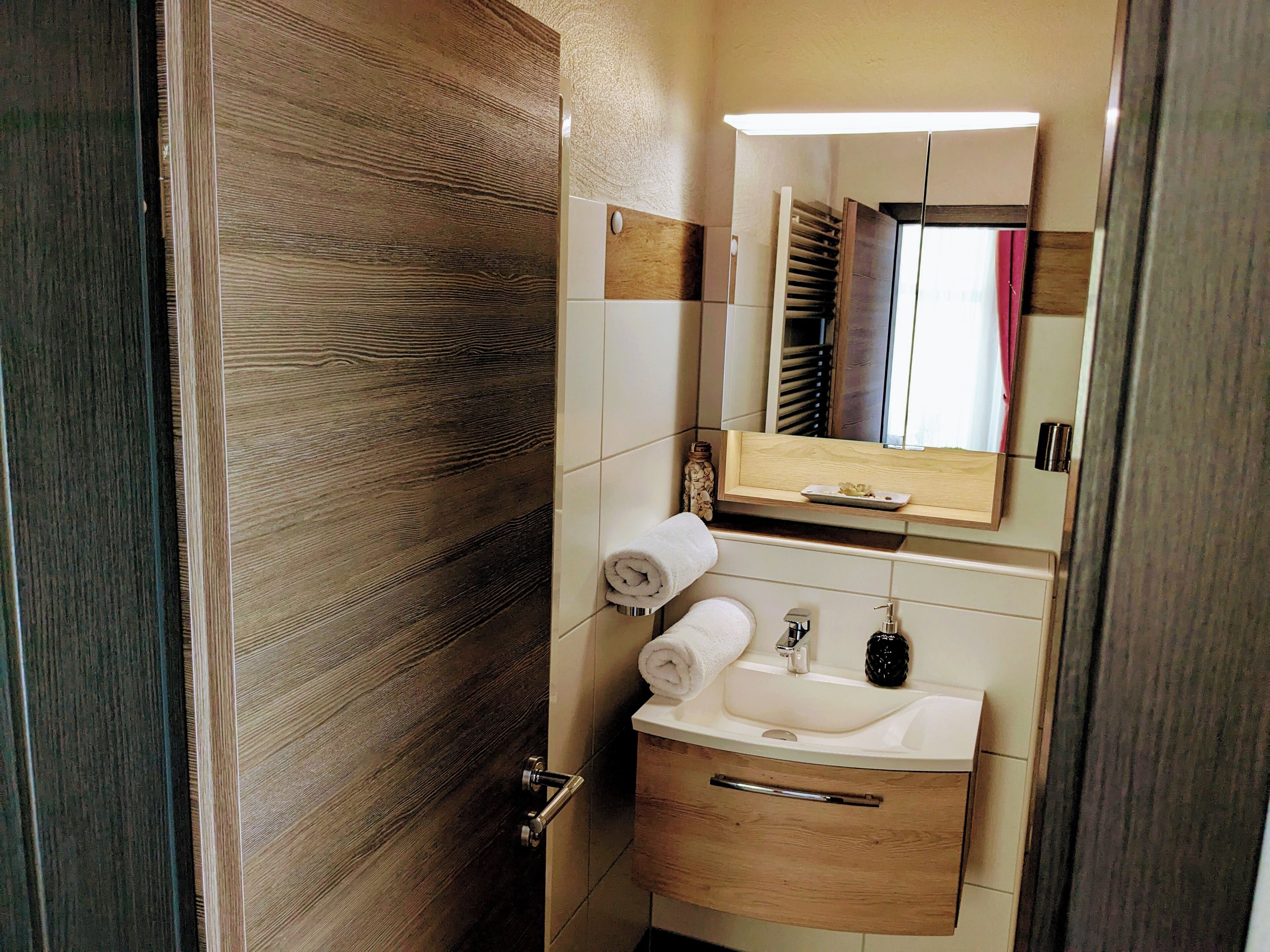 Habitación clásica con 1 cama matrimonial o 2 individuales, varias camas, para no fumadores | Escritorio, cortinas blackout, wifi gratis y ropa de cama 