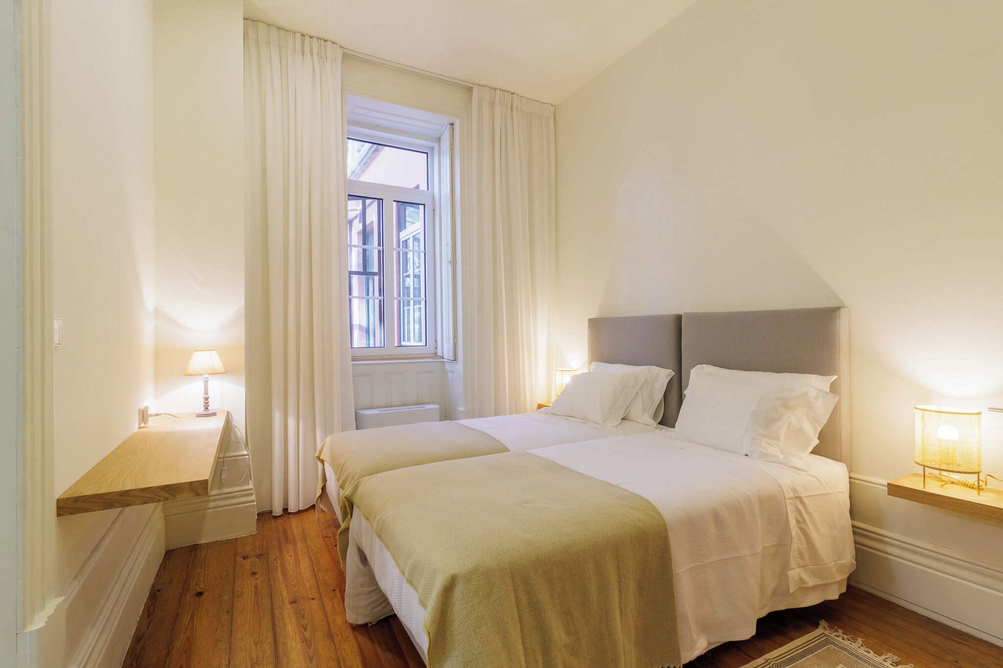 Zweibettzimmer | Bügeleisen/Bügelbrett, kostenloses WLAN, Bettwäsche