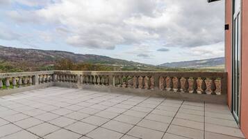 豪華公寓, 露台, 山景 | 露台/庭院