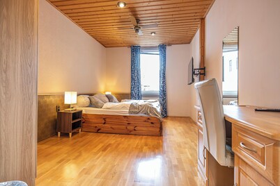 Family 2BR Apartment with Living Room