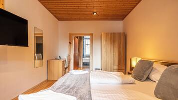 Apartamento básico | Ferros/tábuas de passar roupa, Wi-Fi de cortesia