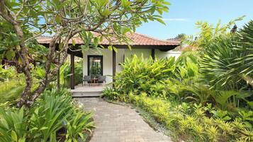 Cottage | Garden view