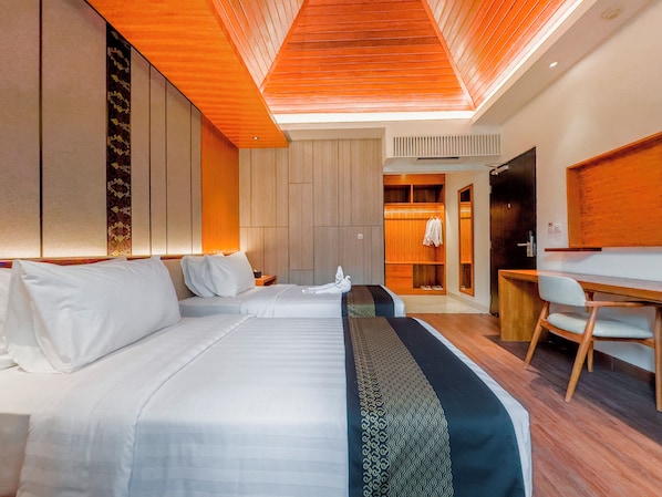 Superior Room | In-room safe, laptop workspace, blackout drapes, iron/ironing board - eL Hotel & Resort Bali Sanur (Kota Denpasar)