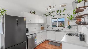 Microwave, oven, stovetop, dishwasher