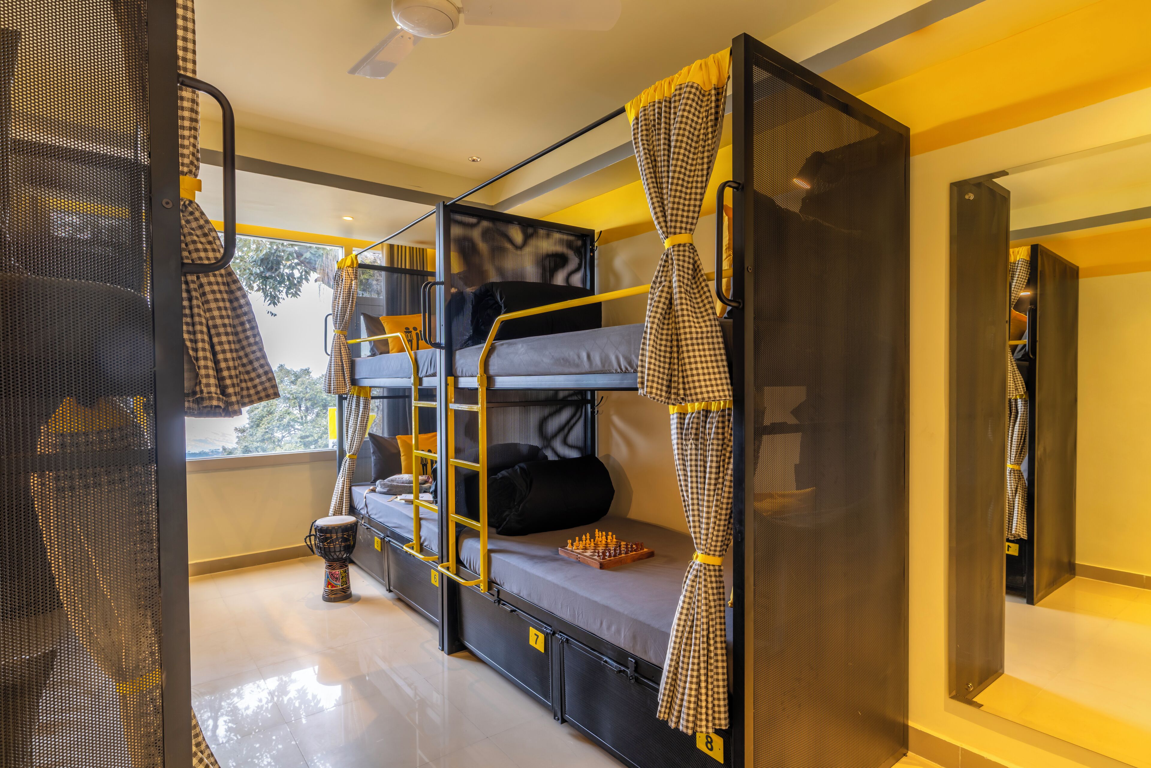 Dormitorio compartido Confort, vista a la montaña | Insonorización, wifi gratis y ropa de cama 