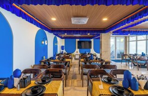 تناول الطعام بالخارج