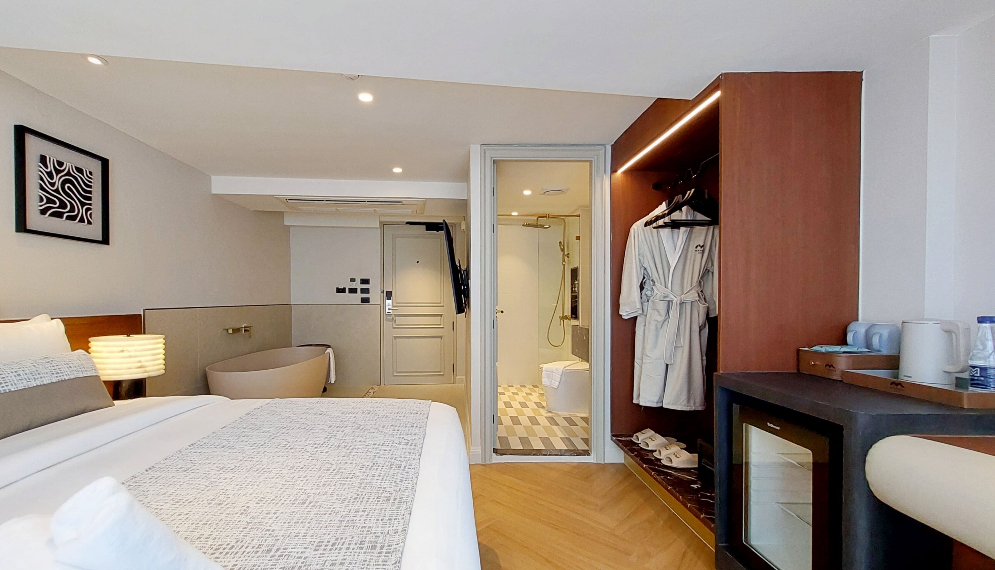 Habitació Premier, banyera | Caixa forta a l'habitació, escriptori, wifi gratuïta i roba de llit 