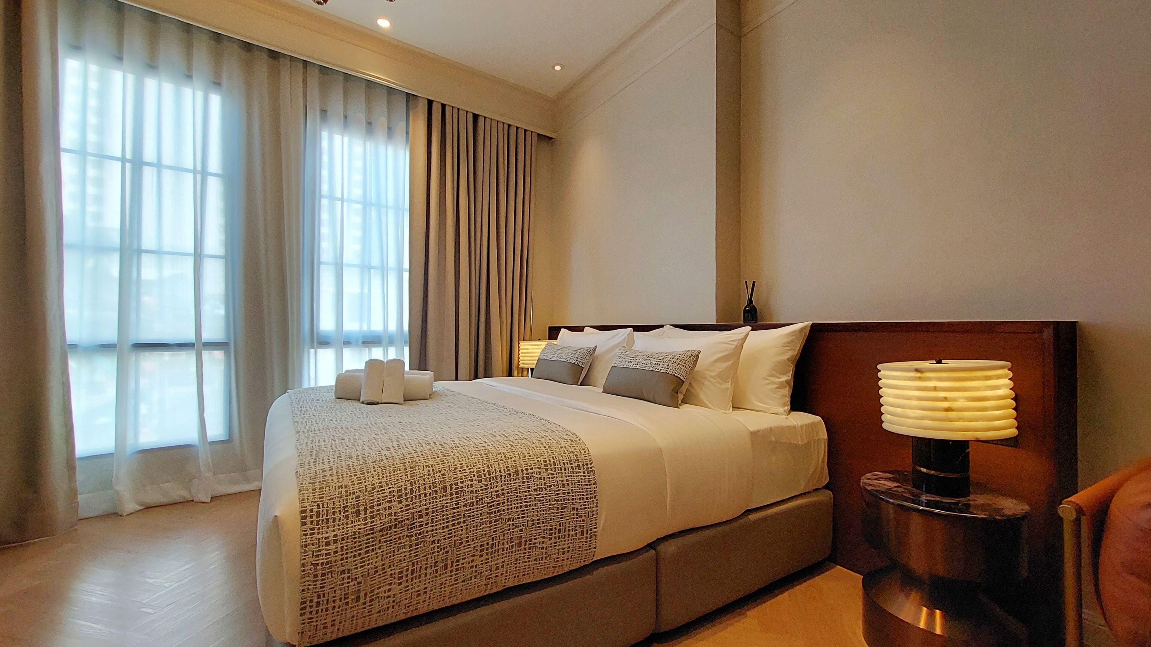 Deluxe Room, Bathtub | In-room safe, desk, free WiFi, bed sheets