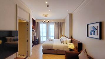 Deluxe Room, Bathtub | In-room safe, desk, soundproofing, free WiFi
