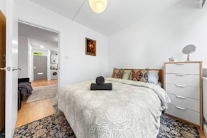 1 Schlafzimmer, Bügeleisen/Bügelbrett, Reisekinderbett, kostenloses WLAN
