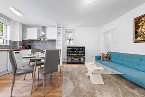 Smart TV - Adair Road, Kensington and Chelsea, London, W10 5DY (London)