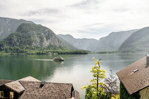 Comfort Apartment, Lake View | Living area - Lakeview Apartments (Hallstatt)