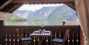 ดีลักซ์อพาร์ทเมนท์, วิวทะเลสาบ, ริมทะเลสาบ | บริเวณนั่งเล่น | ของเล่น