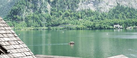 Appartement classique, vue partielle sur le lac | Aire de séjour | Jouets