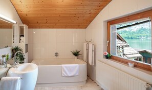 Comfort Apartment, Lake View | Bathroom - Lakeview Apartments (Hallstatt)