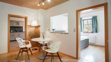 Classic Apartment, Partial Lake View | Free WiFi