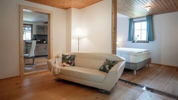 Comfort Apartment, Lake View | Living area | Toys