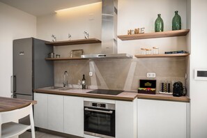 Appartamento Superior, 1 letto queen con divano letto | Cucina privata | Frigorifero, forno, piano cottura, lavastoviglie