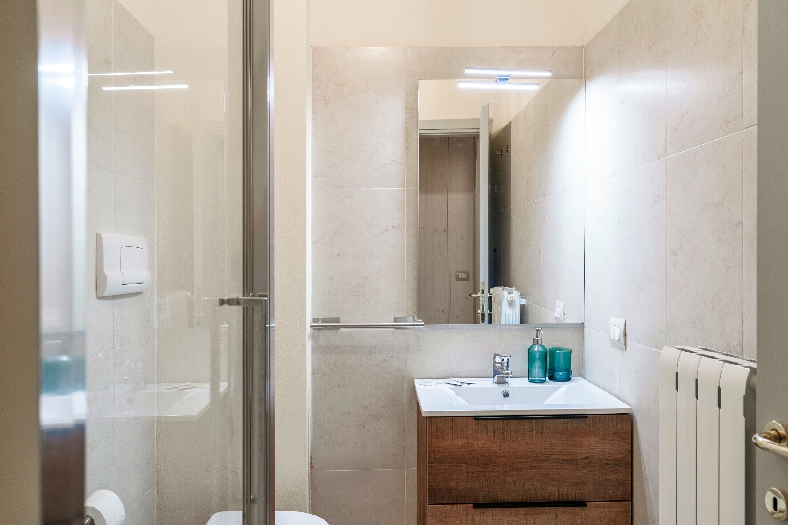 Doccia, asciugacapelli, bidet, asciugamani