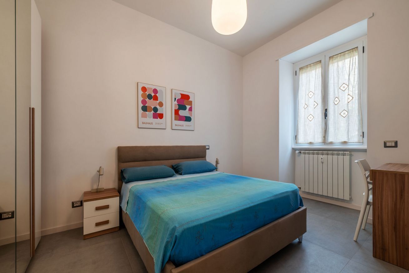 2 bedrooms, desk, iron/ironing board