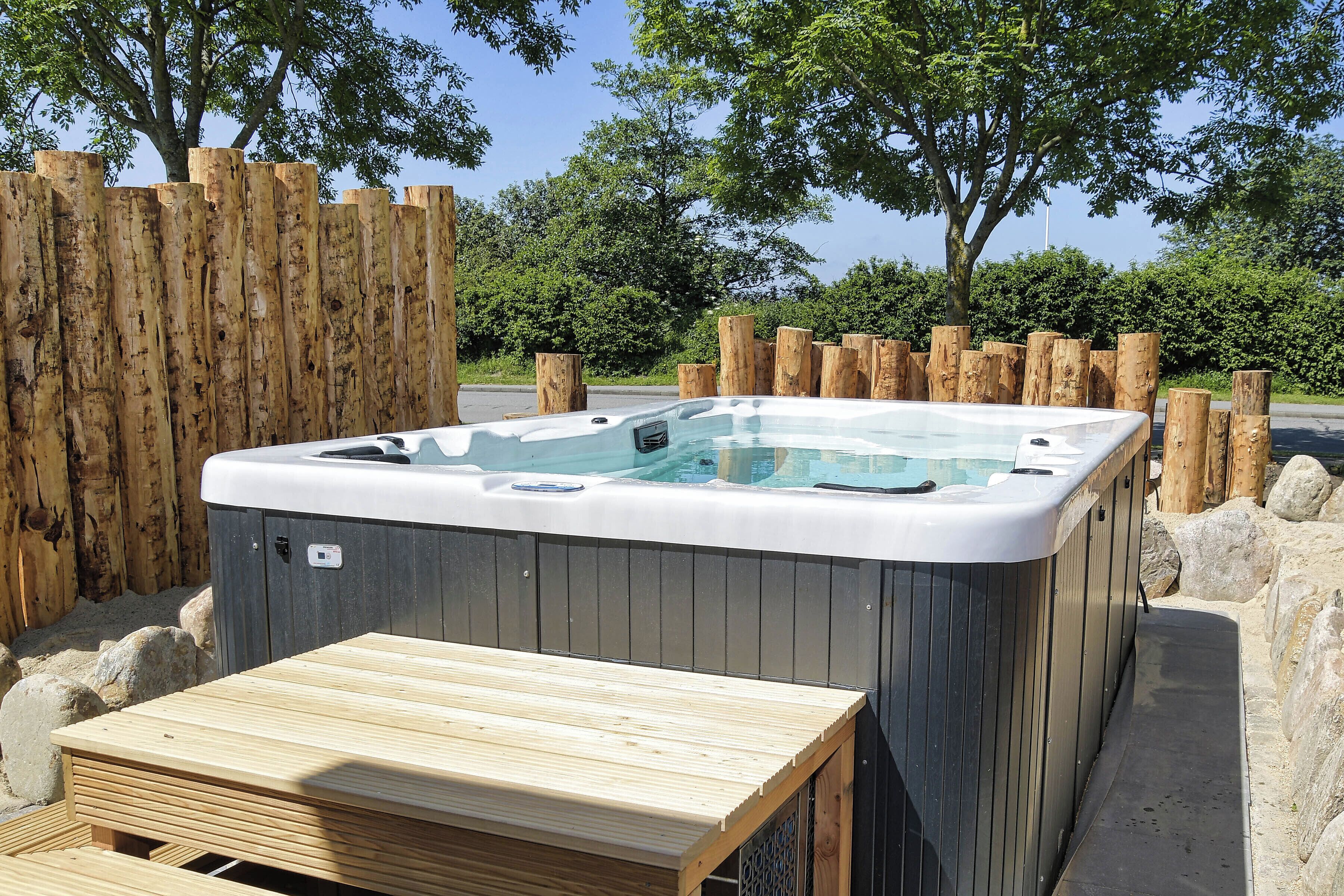 Bain à remous extérieur