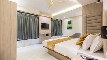 Een strijkplank/strijkijzer, wifi, beddengoed