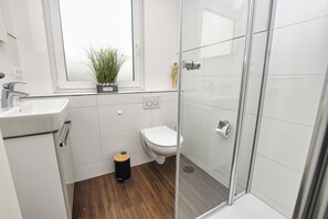 Shower, hair dryer - Inselzeit apartment 4<br>Cozy apartment with balcony and access to the sea time (Büsum)