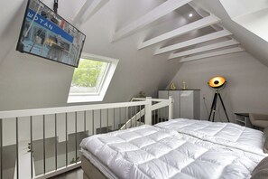 1 bedroom, free WiFi - Island time apartment 5<br>Fantastic maisonette apartment with access to sea time (Büsum)