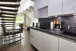 Fridge, microwave, stovetop, coffee/tea maker - Island time apartment 5<br>Fantastic maisonette apartment with access to sea time (Büsum)