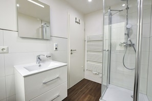 Shower, hair dryer - Island time apartment 6<br>Fantastic maisonette apartment and entrance to the sea time (Büsum)