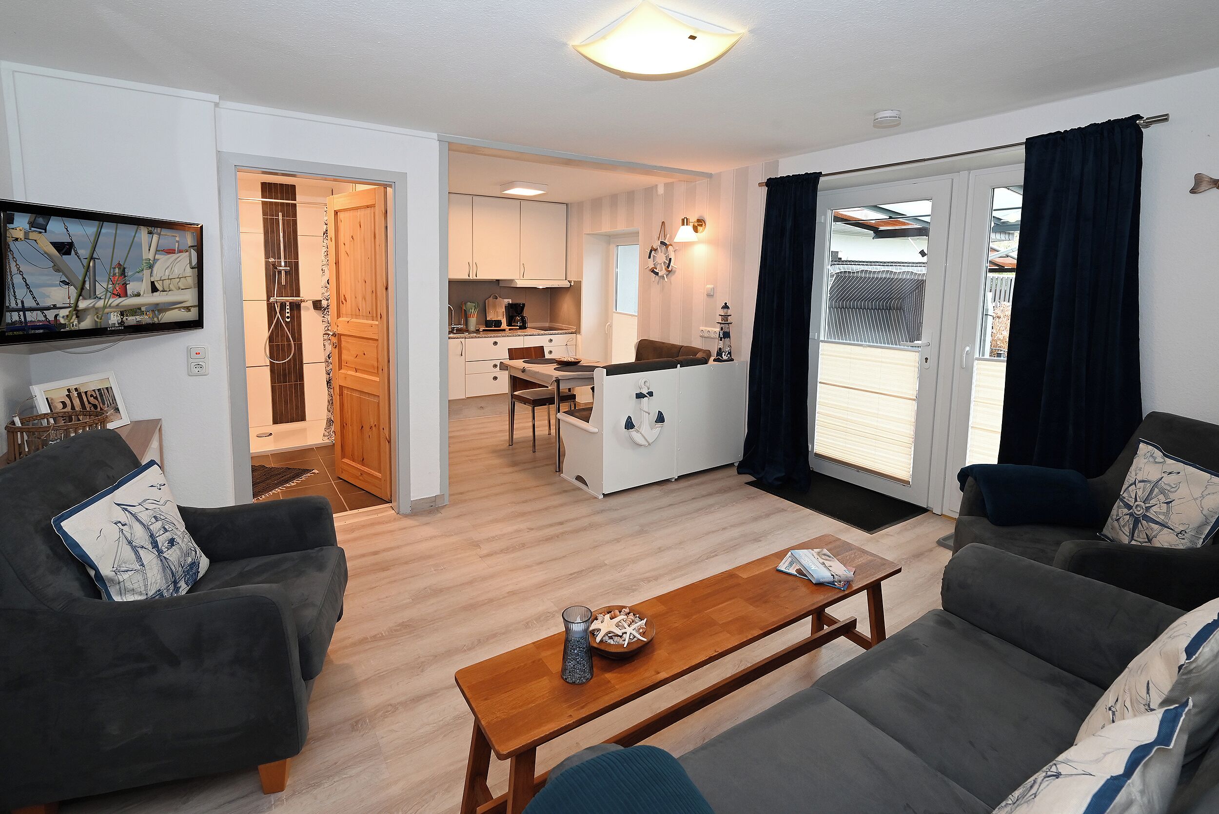 Fernseher, Stereoanlage