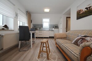 TV, stereo - Noah's Ark - House by the sea<br>Apartment Koog (Büsum)