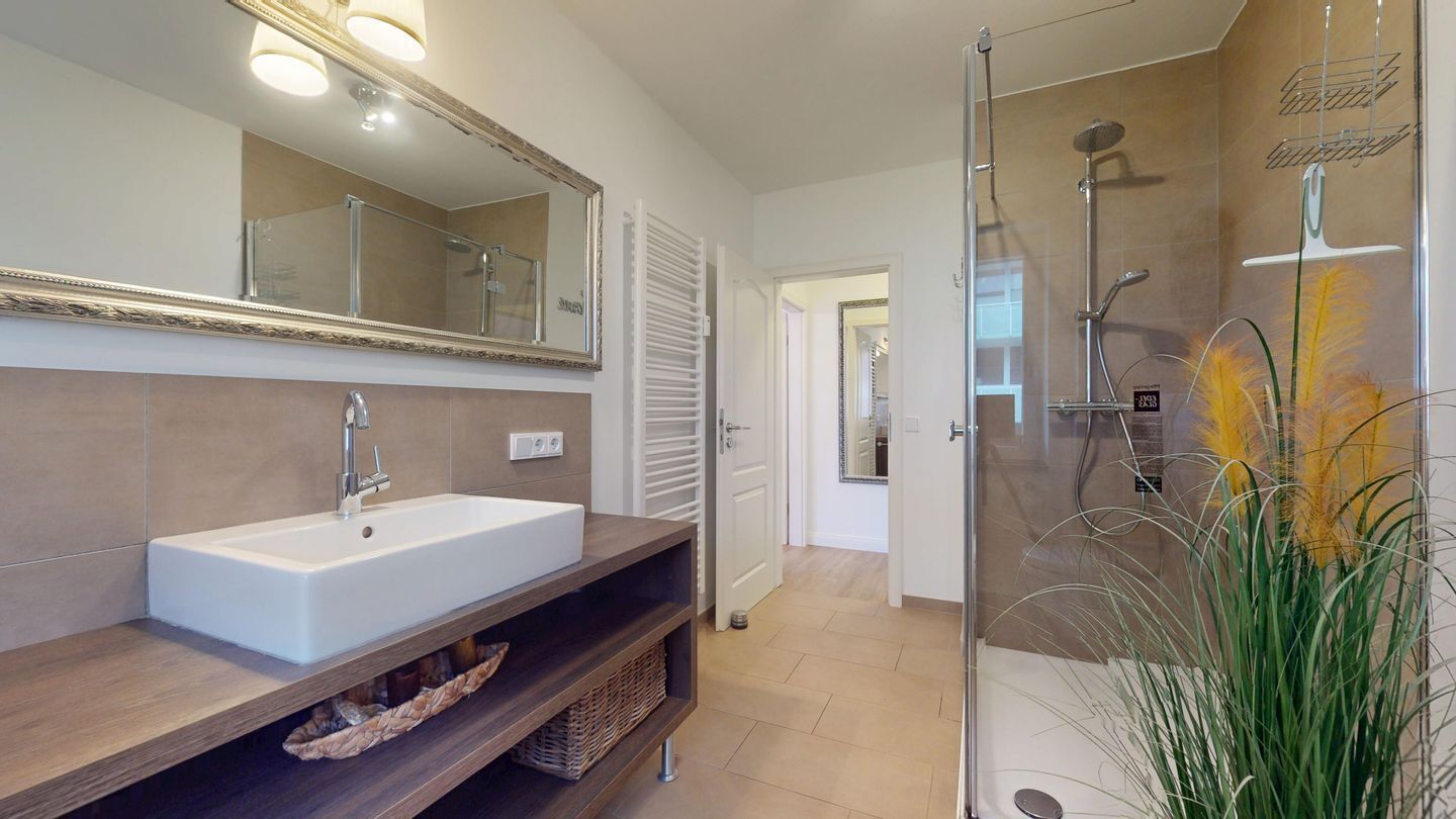 Een douche, een haardroger, handdoeken
