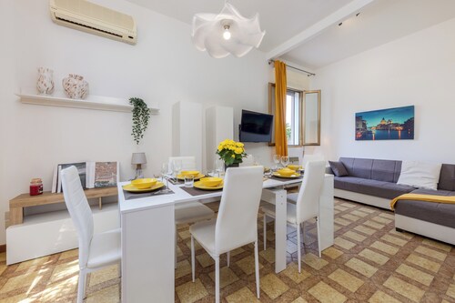 Marco Polo Airport GATE 1 Comfy 3BR Apt with Venice Access