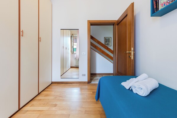 3 chambres, fer et planche à repasser, Wi-Fi gratuit, draps fournis