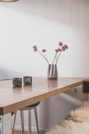 Dining - Gesa welcomes you to the historic Gulfhof with sauna and large garden - Gulfhof (Wangerland)