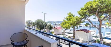 Luxury Double Room, Balcony, Sea View | Property grounds
