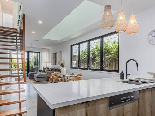 3-Bed Beach Retreat · Pool · 1 min walk to sand