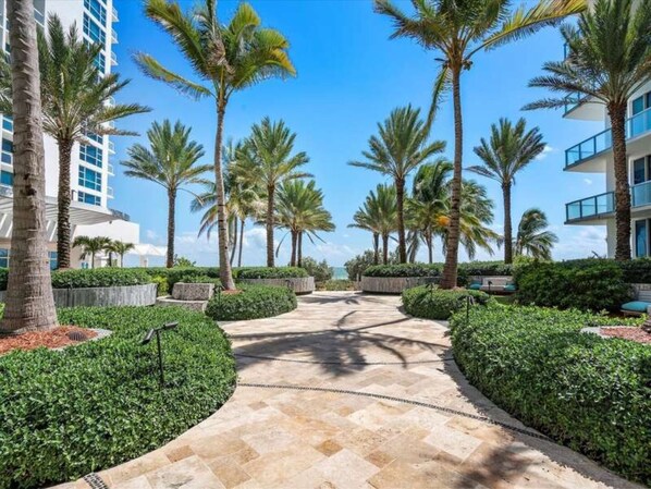 المنطقة المحيطة بالمنشأة